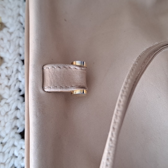 Vintage tan leather shoulder bag - Picture 7 of 9